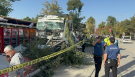 malatyada freni bosalan kamyon is yerlerine carpti hlm4dyDI