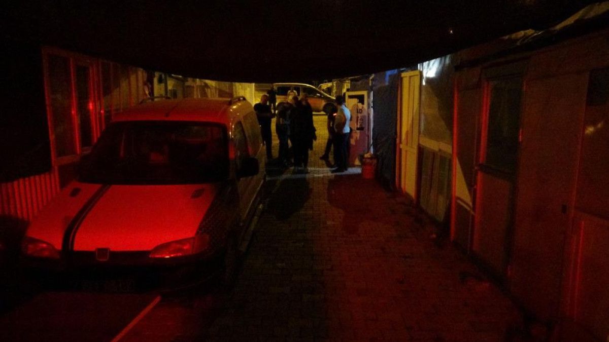 malatyada tuvalette silahli saldiriya ugrayan sahis yaralandi 0