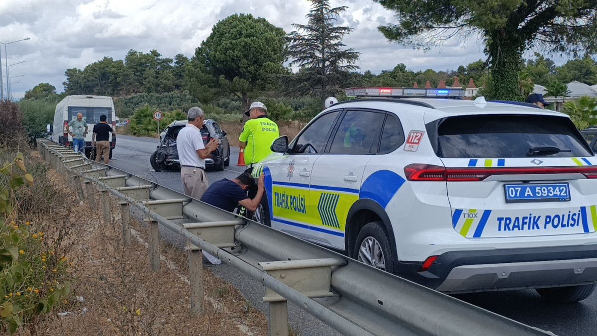 Manavgat’ta 4 ayrı zincirleme kaza 8 manavgatta 4 ayri zincirleme kaza 7 gLlrw4lw