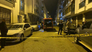 manisada araca silahli saldirida 3 kisi yaralandi xiyDPa5M