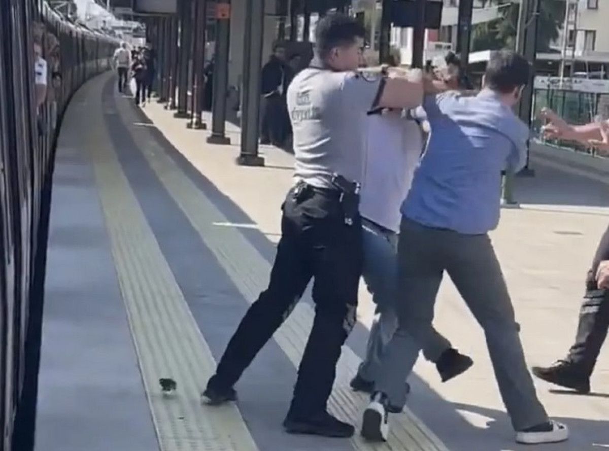 marmarayda cocuklarinin yaninda babayi darbden sahsa 1 yil 5 ay hapis cezasi 2 q89Gu1m9