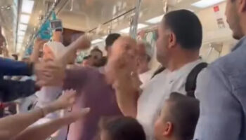 marmarayda cocuklarinin yaninda babayi darbden sahsa 1 yil 5 ay hapis cezasi Z2zY6meH