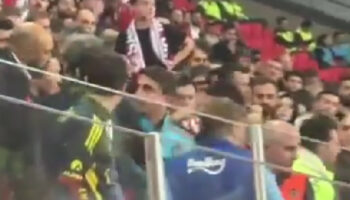 mert hakan yandas ile samsunspor taraftari tartisti QtQVHNku