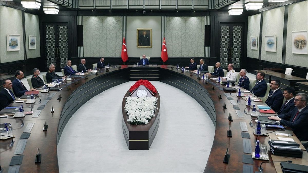 mgk erdogan baskanliginda toplaniyor yeni komuta kademesi ilk kez masada 0