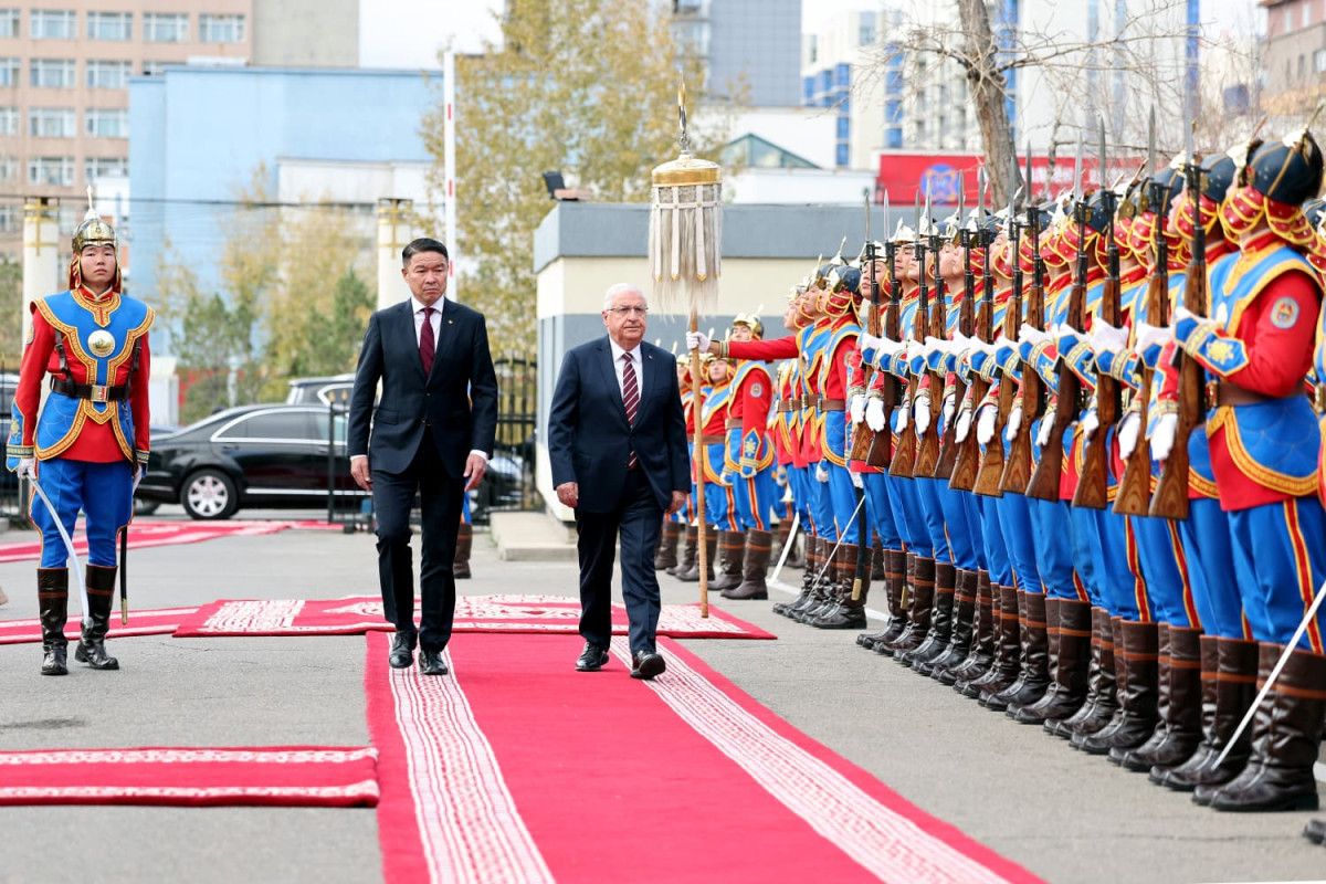 milli savunma bakani gulerden mogolistana ziyaret 2 HIwsNTDc