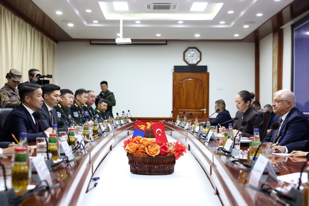 milli savunma bakani gulerden mogolistana ziyaret 3 2Xni9sT5