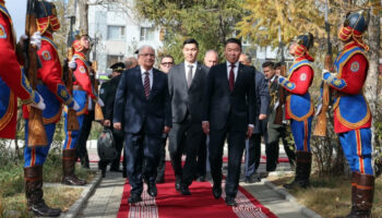 milli savunma bakani gulerden mogolistana ziyaret Jc5r7eD9