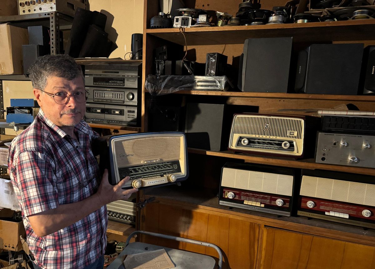 orduda 55 yildir antika radyolara yeniden ses veriyor 1 PifLMt5n