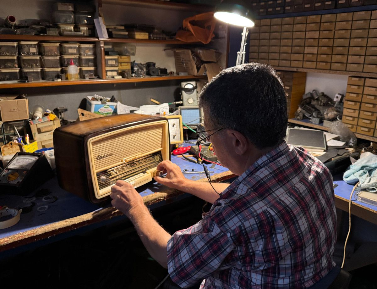 orduda 55 yildir antika radyolara yeniden ses veriyor 2