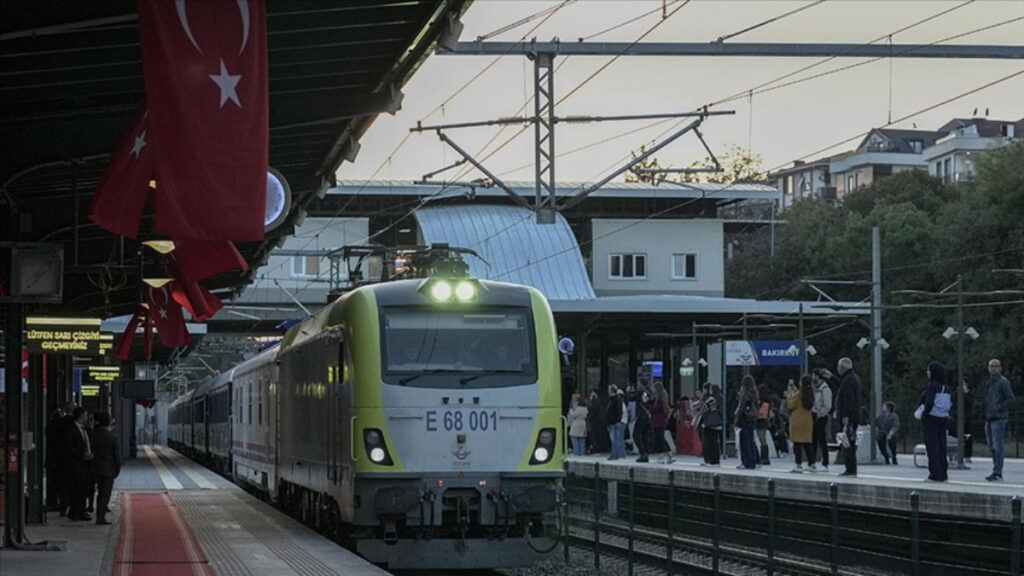 paristen yola cikan orient express istanbulda vvXP7xKO
