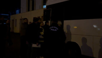 sakaryada esi ve cocuguyla marketten donerken olduruldu 4 tutuklama JvY5lIkc