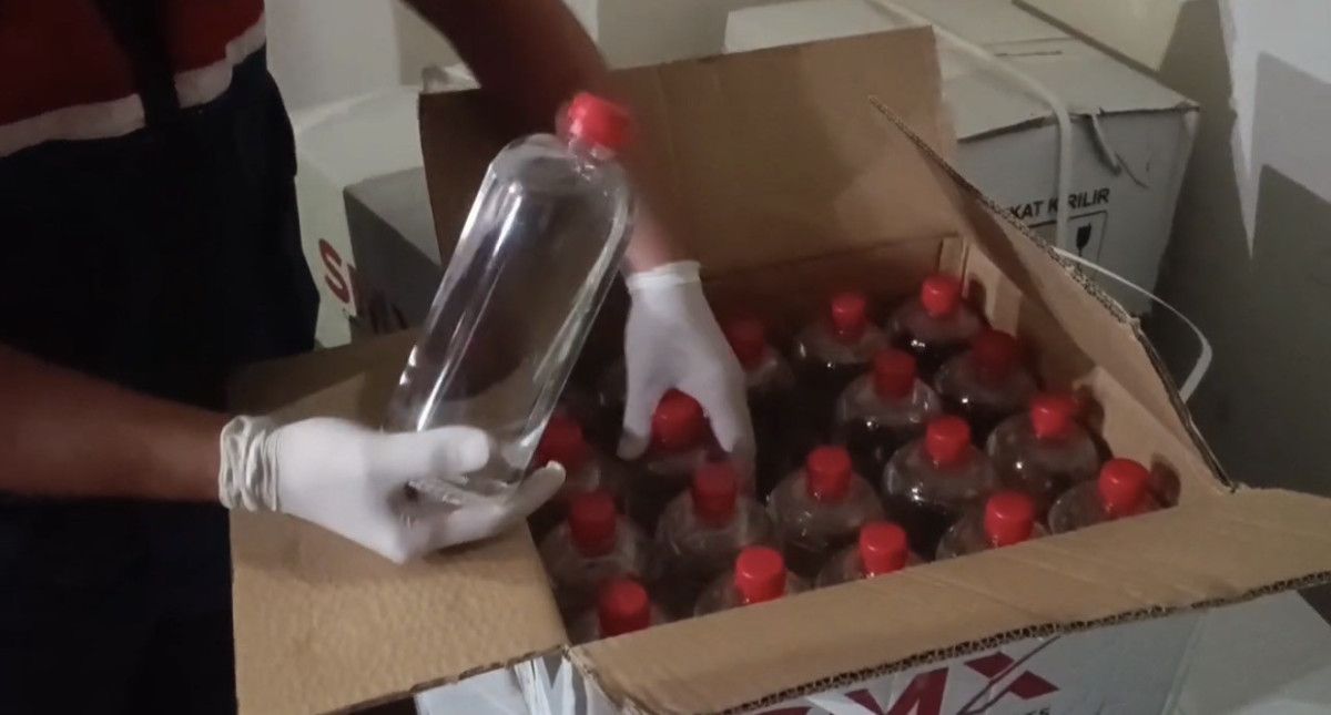 samsunda kacak alkol operasyonu 3 j3D7cabU