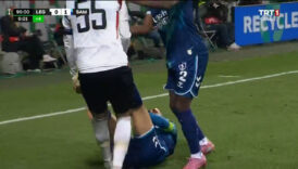 Samsunspor'da Zeki Yavru'ya çirkin hareket tepki topladı 7 samsunsporda zeki yavruya cirkin hareket tepki topladi ezjnUdNL