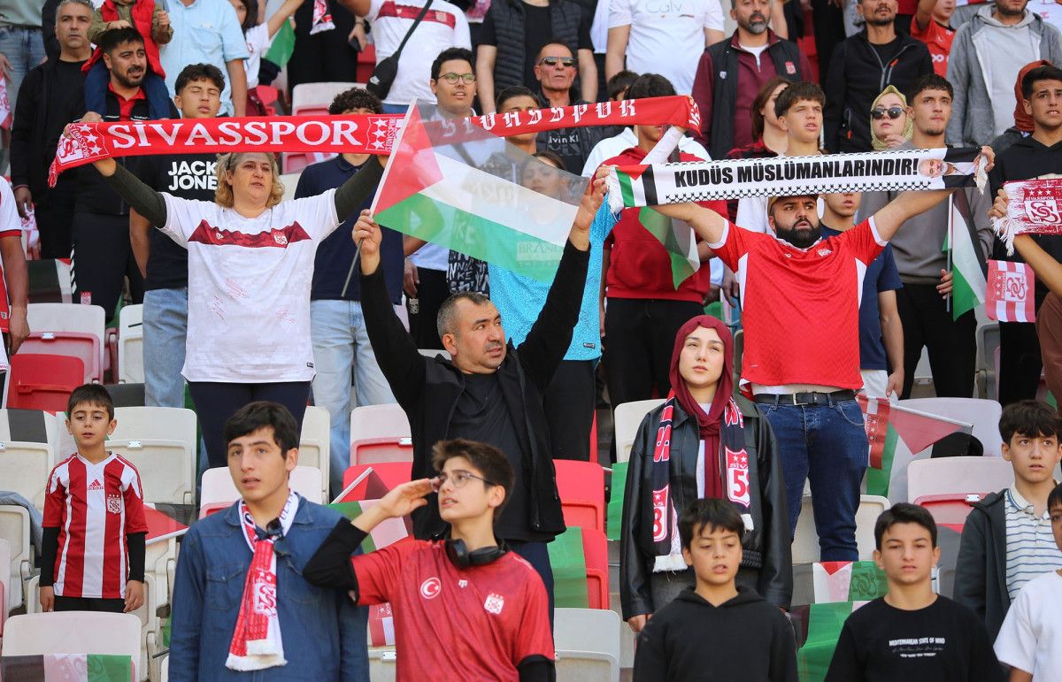 sivasspor taraftarindan gazze koreografisi 7 6C2wkGOT