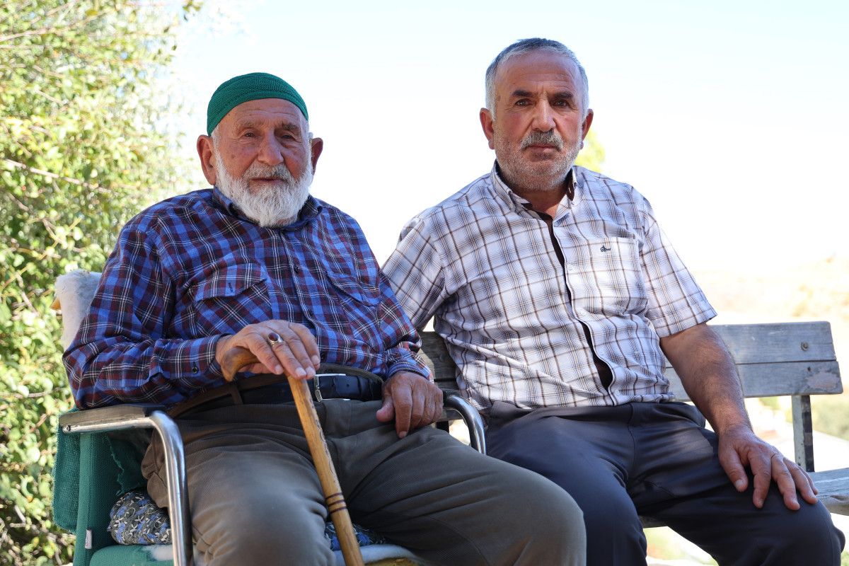 sivasta 95 yasindaki yasli adam sagligini sut urunleri ile koruyor 4