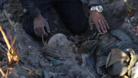 suriyenin humus ilinde toplu mezarda 16 ceset bulundu lqtzkDIU