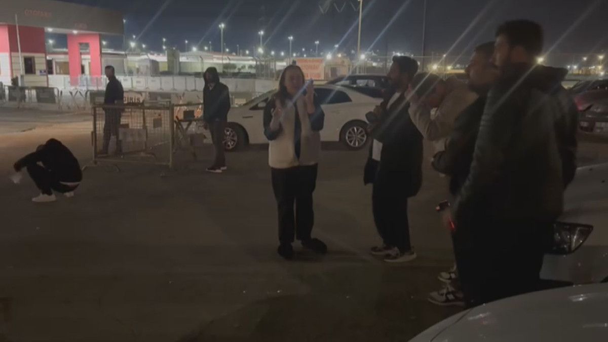 tahliyesine karar verilen ayse barim cezaevinden cikti 0 lBJbj2W6