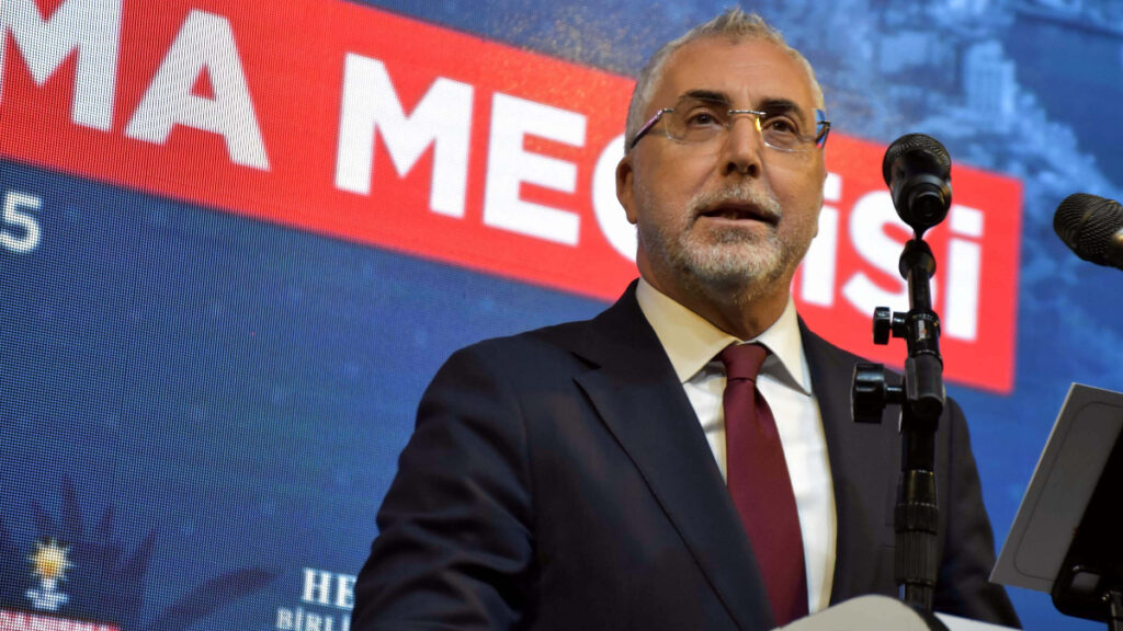 vedat isikhan izmir cop daglarindan ve kokudan gecilmiyor GDTEcLzy