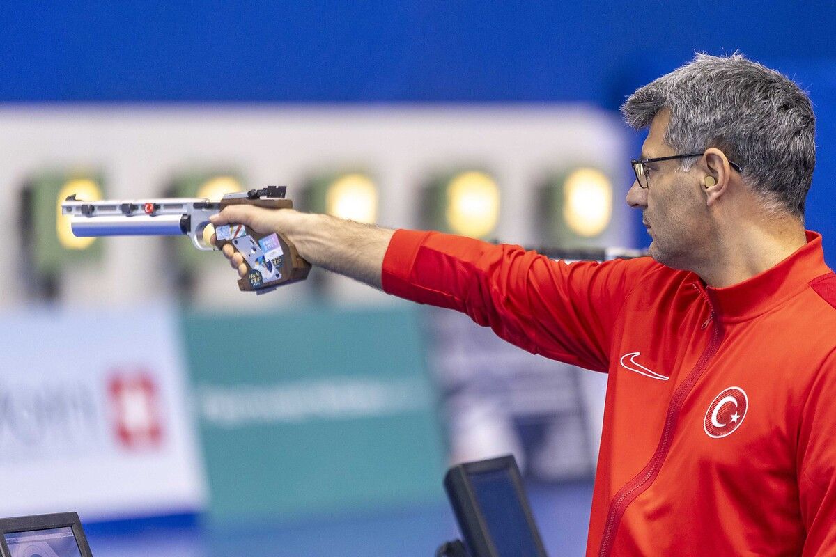 yusuf dikec altin madalyayi ekipmansiz kazandi 0 uMw7bdXe