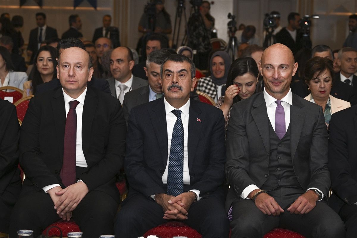 yusuf tekin turkiye yuzyil maarif modelinin odagina insan haklarini yerlestirdik 3 dYrAMZgn