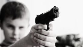 abdde 11 yasindaki cocuk oyun konsolunu aldigi icin babasini oldurdu a4dgS8FL