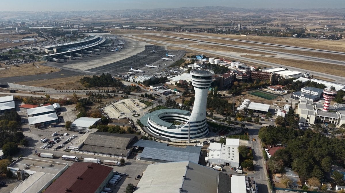 abdulkadir uraloglu esenboga havalimaninda tamamlanan 3 pistimizi hizmete aciyoruz 2 LRVLc9SR