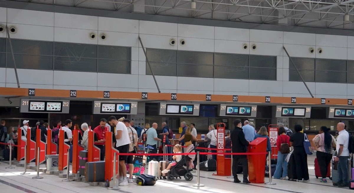 abdulkadir uraloglu verileri paylasti 12 aylik donemde toplam 2 milyon 507 bin 399 ucak AnLrWPD6