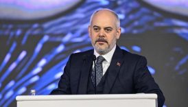 akif cagatay kilic paristeki ukrayna gonulluler koalisyonuna katildi 2fh8C3BH