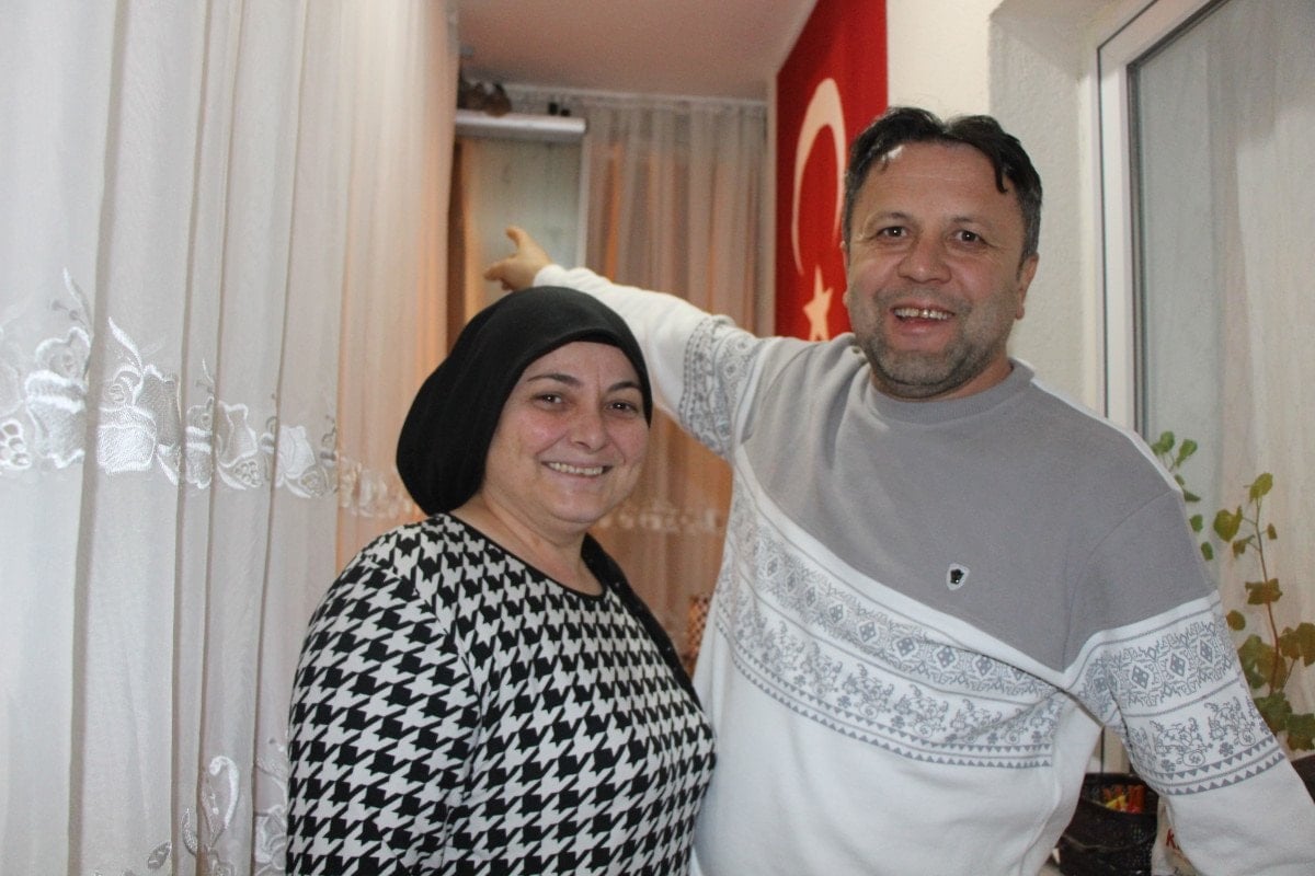 amasyada kumrular camin onune yuva yapti 3