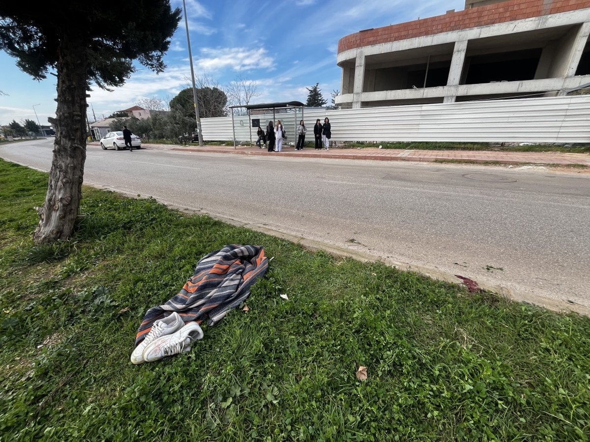 antalyada karne almak icin okula giderken kazada can verdi 1 qUQItNaR