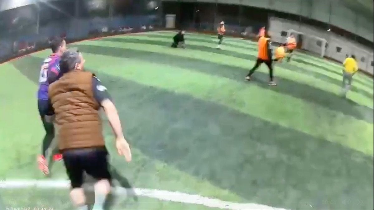 antalyada mac sirasinda hali sahanin catisinda cokme 1