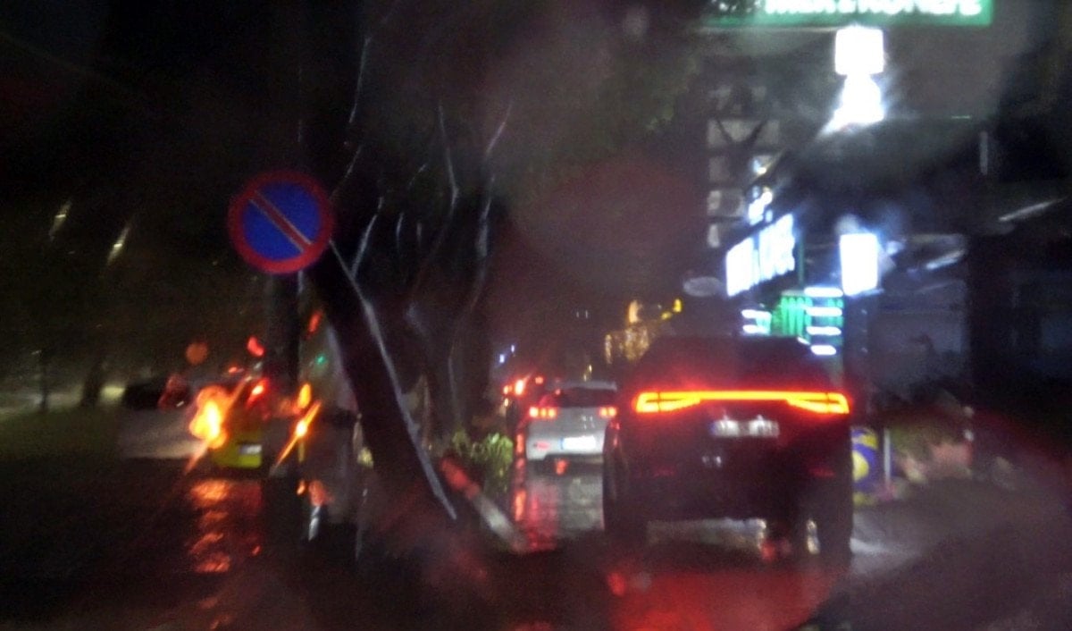 antalyada saganak yagis hayati felc etti bircok arac yollarda mahsur kaldi 6