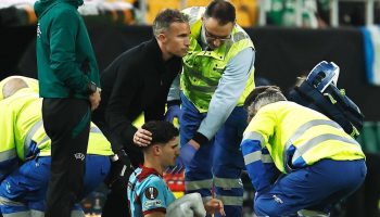 avrupa gecesi kabusa dondu robin van persie oglunu endiseli gozlerle izledi VNFXAYLX