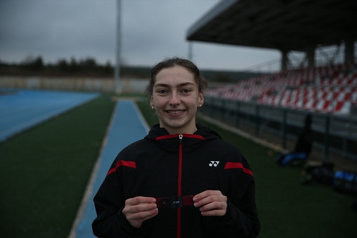 badmintoncularin kalpleri akilli sensor ile kontrol ediliyor 4 eJd51ynk