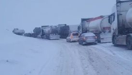 bayburt kop dagi gecidinde tipi nedeniyle araclar yolda kaldi Ke2euw3p