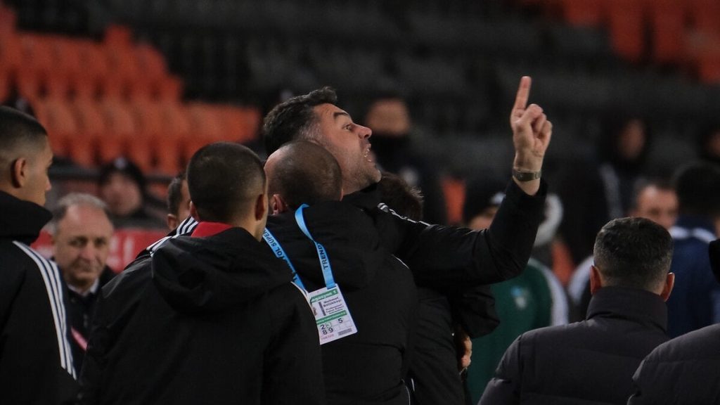 burak yilmaza 3 mac men cezasi verildi MGLtBM1a