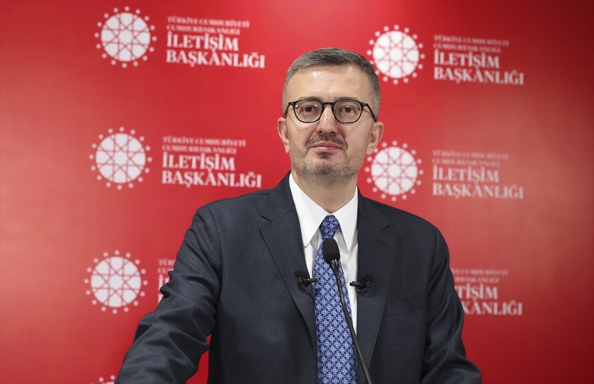 burhanettin duran gazeteciler tarihin yazilisina taniklik ediyor 0 61MNi3rc