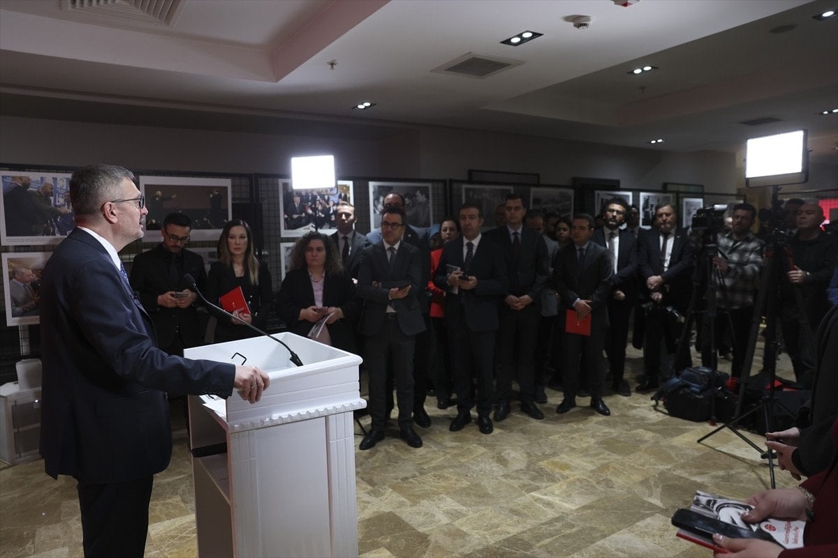 burhanettin duran gazeteciler tarihin yazilisina taniklik ediyor 2 dZY61C7h