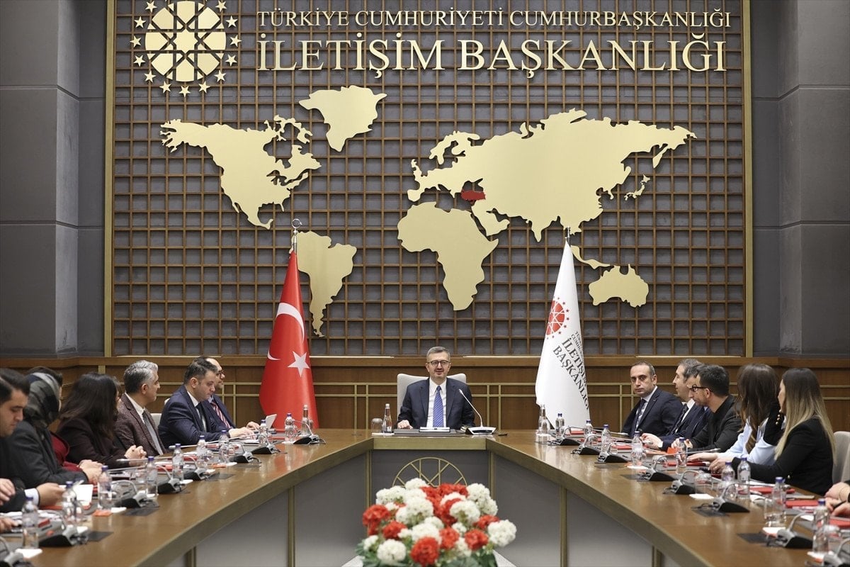 burhanettin duran gazeteciler tarihin yazilisina taniklik ediyor 5 Vcuzh1SV