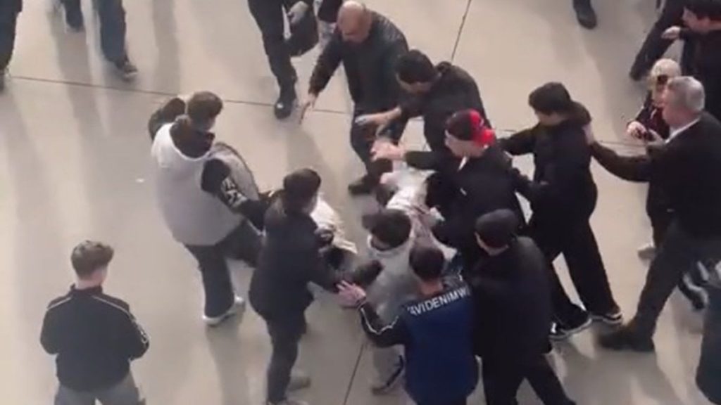 bursada birbirine giren gencler korku dolu anlar yasatti hMcIJREf