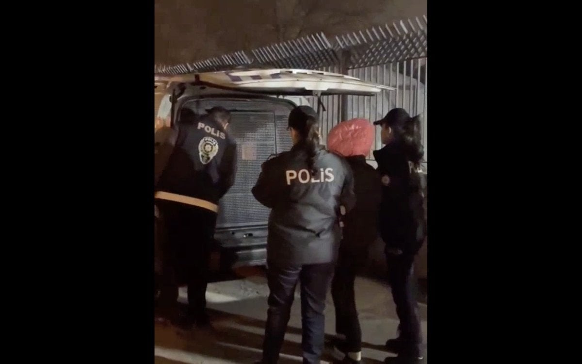 bursada hirsizliktan aranan kadin polisten daha fazla kacamadi 0 mB8qpRLB