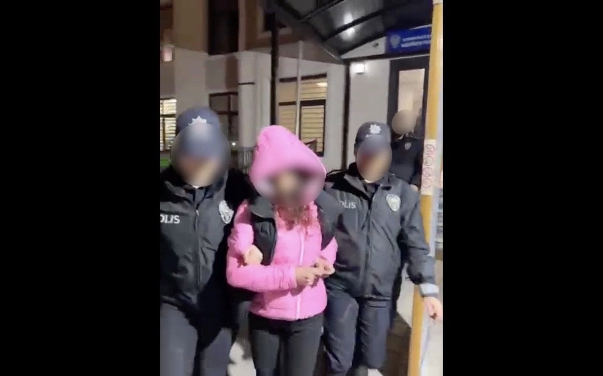 bursada hirsizliktan aranan kadin polisten daha fazla kacamadi 1 DE4CnWpS