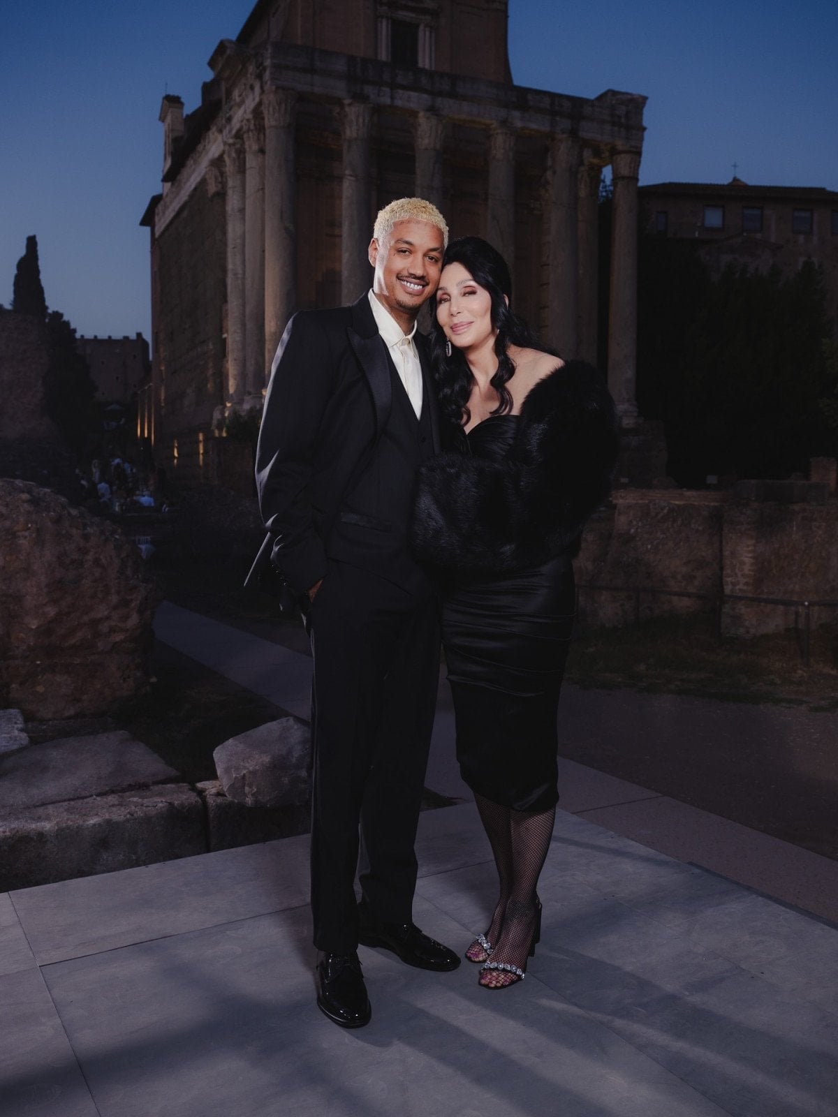 cherin 40 yas kucuk sevgilisi var evrenden istedim 0