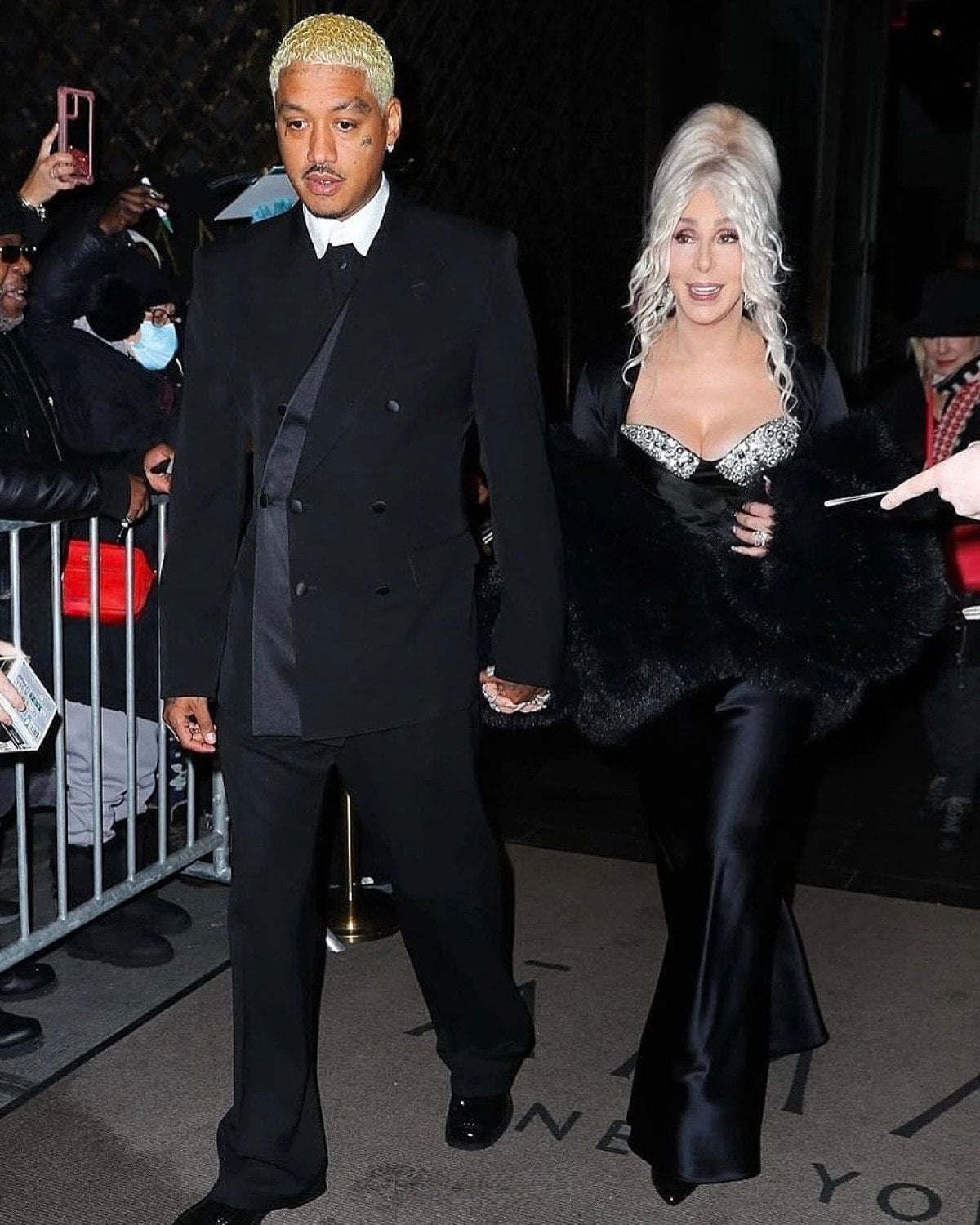 cherin 40 yas kucuk sevgilisi var evrenden istedim 2