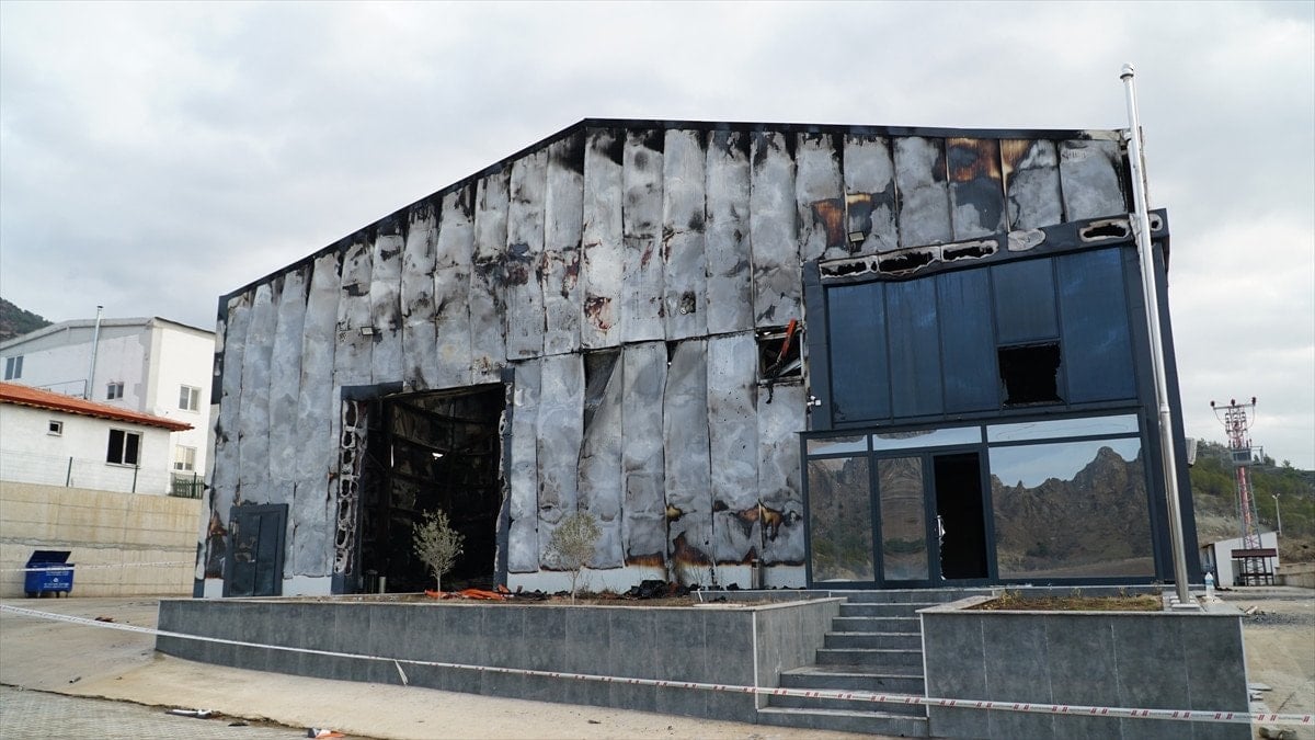 corumda lavas fabrikasinda yangin 5