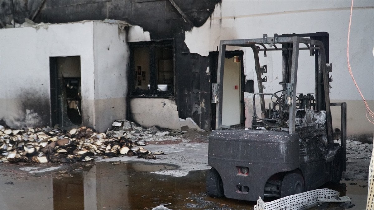 corumda lavas fabrikasinda yangin 6 EPVCSId6