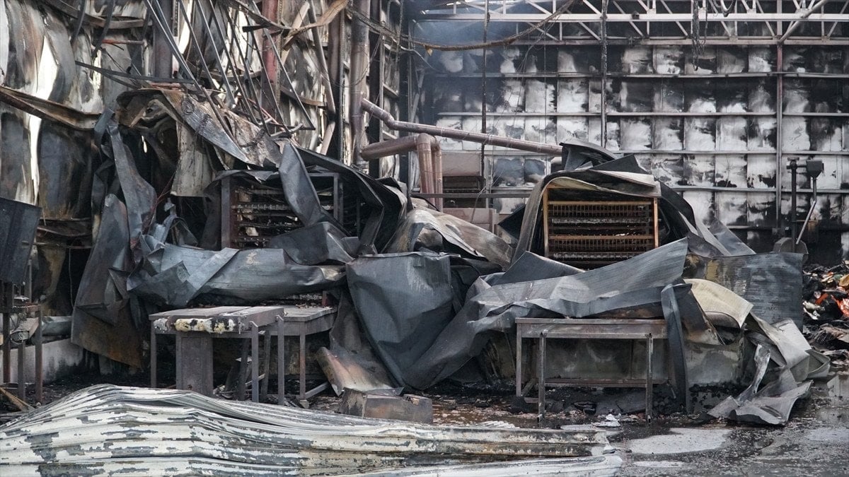 corumda lavas fabrikasinda yangin 7 H5gnYLHK