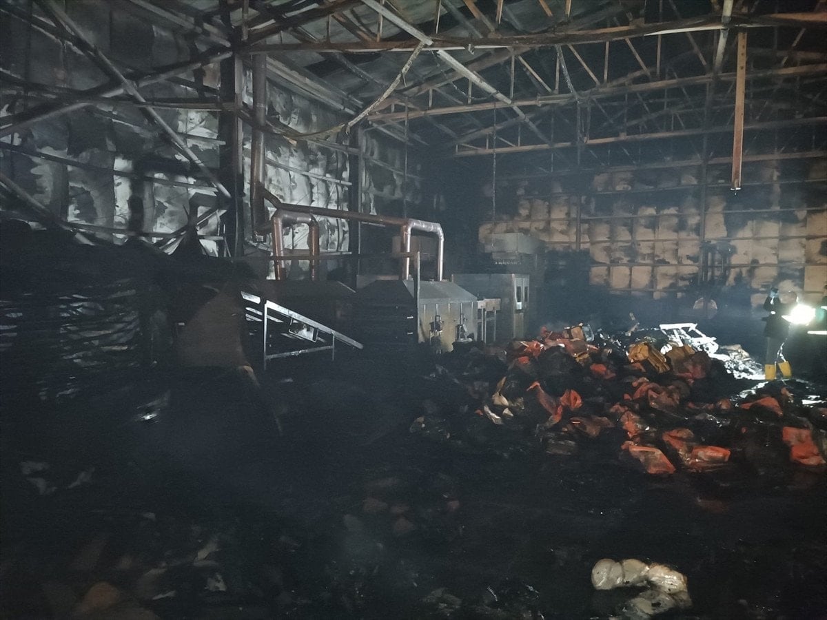 corumda lavas fabrikasinda yangin 9 NJTjKmrL