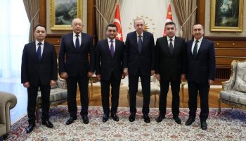 cumhurbaskani erdogan ozbekistan heyetini kulliyede kabul etti qVNOTzGM