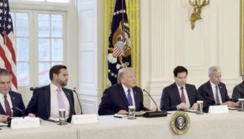 donald trump beyaz sarayda petrol devleriyle venezuela toplantisi duzenledi 4tM7DgfT